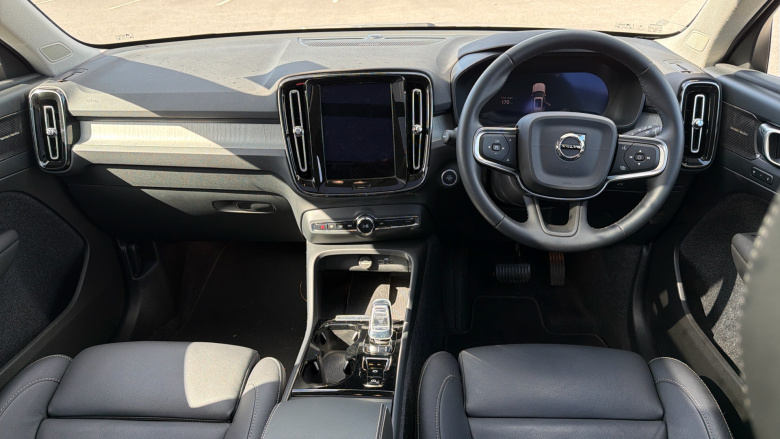 Volvo XC40 2.0 B4P Ultra Dark 5dr Auto Petrol Estate